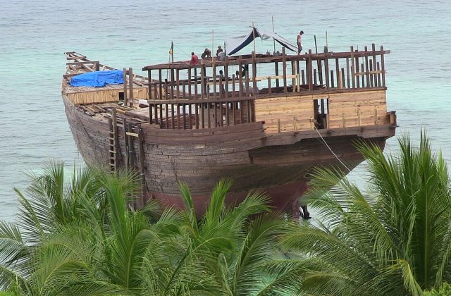 Perajin Kapal Pinisi di Bulukumba: Dari Kampung ke Samudra